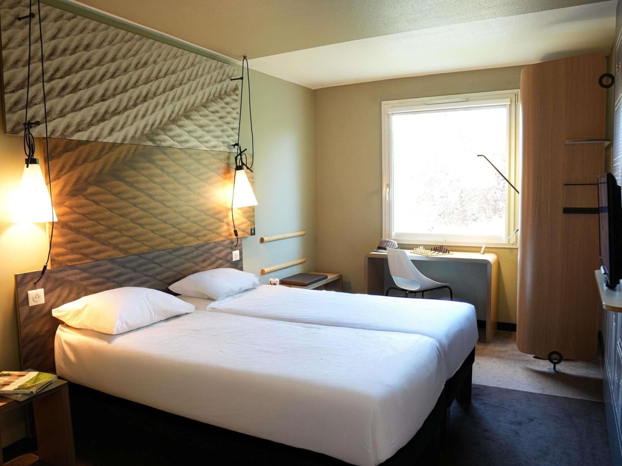Ibis Caen Porte De Bretagne Bretteville-sur-Odon Exterior photo